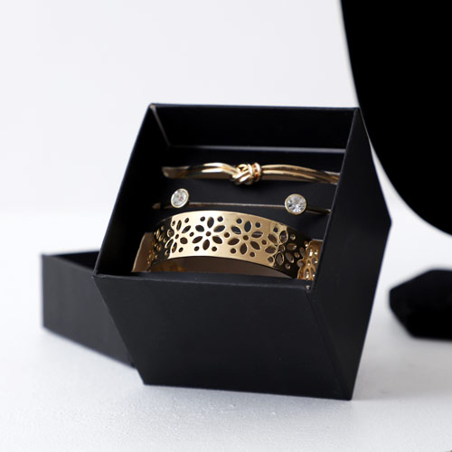 IDXA-retail-3-bracelets